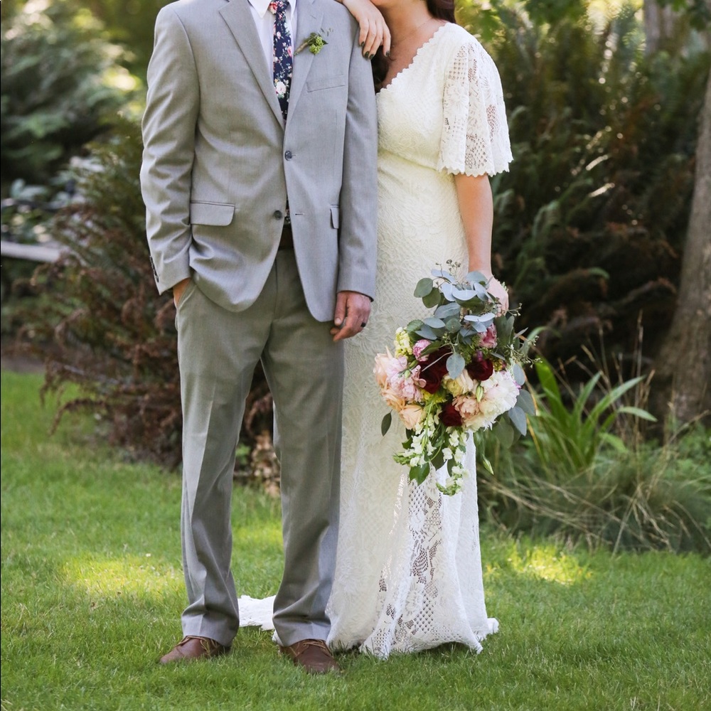 Anthropologie White Lace Bridal Gown with Flutter Sleeves - Picture 7 of 8